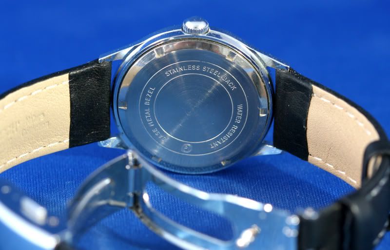 Cấp độ thấp nhất Water Resistant (WR)